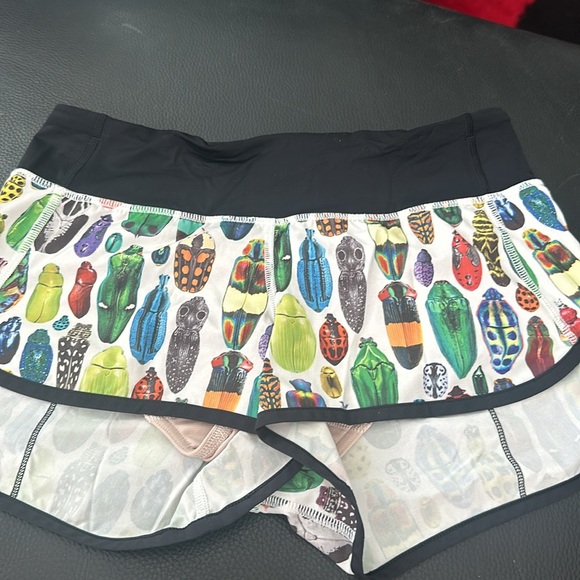 Lululemon Bug Seawheeze Speed Shorts! - Picture 4 of 6